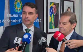 Relator da Dosimetria rebate ataques de Flávio sobre “jogo combinado” com Moraes