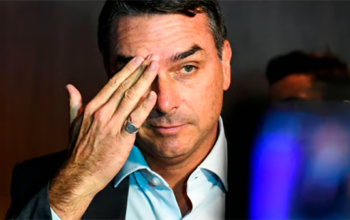 Revista britânica The Economist vê candidatura de Flávio Bolsonaro seriamente ameaçada