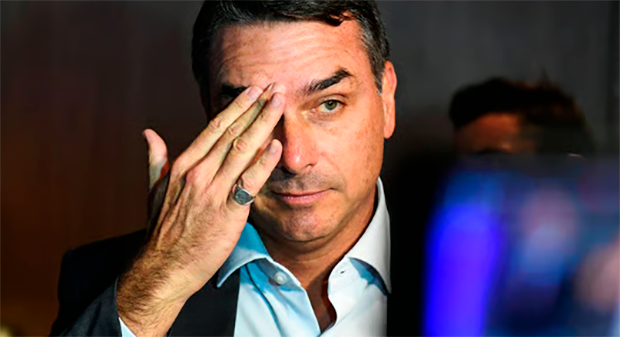 Revista britânica The Economist vê candidatura de Flávio Bolsonaro seriamente ameaçada
