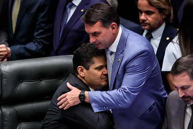Rogério Correia acusa Alcolumbre de “acordão” com extrema direita e diz que Lula responderá nas urnas
