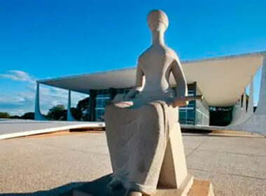STF determina fim de aposentadoria compulsória para juízes condenados