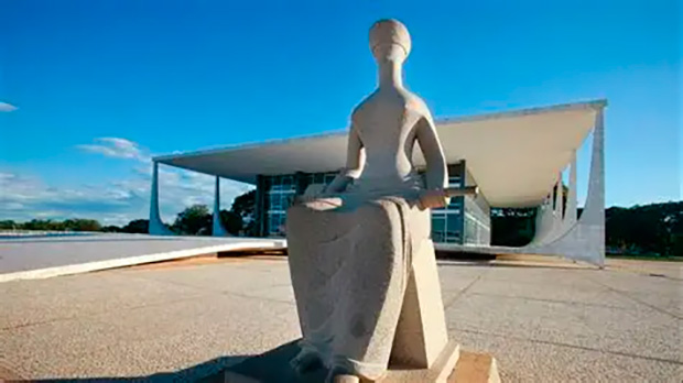 STF determina fim de aposentadoria compulsória para juízes condenados