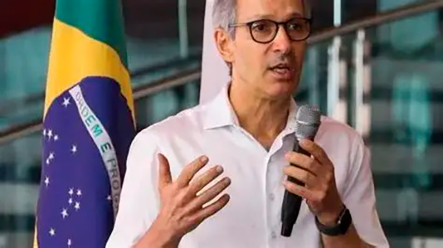 Zema critica ligação de Flávio-Vorcaro mas recebeu R$ 1 milhão do pai do banqueiro