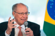 Alckmin diz que aumento para 32% do etanol na gasolina será aprovado na quarta-feira