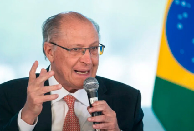 Alckmin diz que aumento para 32% do etanol na gasolina será aprovado na quarta-feira