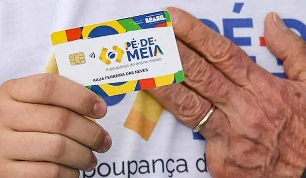 Após Pé-de-Meia, abandono escolar cai 34% e atinge menor nível desde 2007
