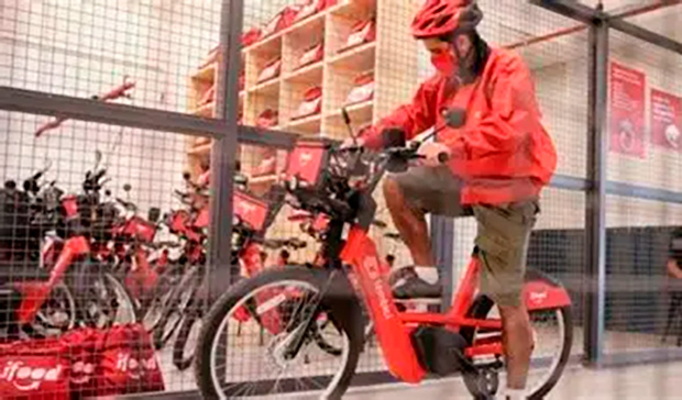 BNDES abre linha de R$ 340 milhões para bicicletas elétricas de entregadores