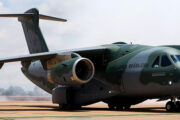 Brasil envia avião com equipes de busca à Venezuela