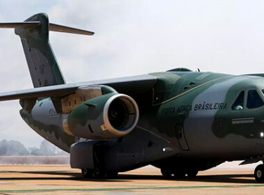 Brasil envia avião com equipes de busca à Venezuela