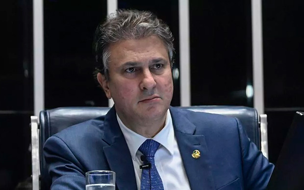 Camilo Santana é o mais cotado para ser líder do governo Lula após eventual saída de Wagner