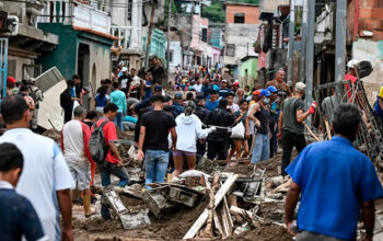 Criança de 3 anos sobrevive e é foi resgatada de escombros na Venezuela seis dias após os terremoto