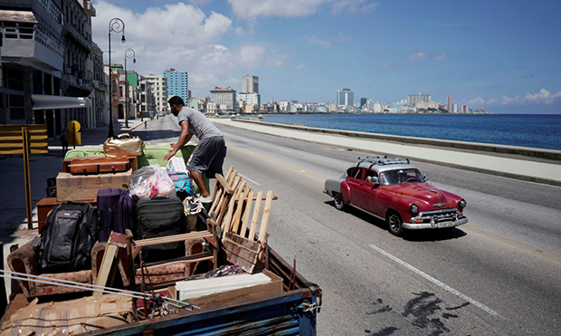 Cuba debate reformas econômica e social em meio ao bloqueio dos EUA
