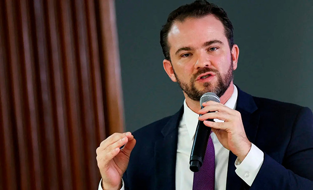 Dario Durigan diz que o Governo quer acabar com declaração do IR em até dois anos