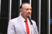 Edinho Silva diz confiar na inocência de Jaques Wagner e defende investigações do caso Master