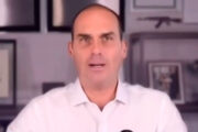Eduardo Bolsonaro se compara a Rocky Balboa