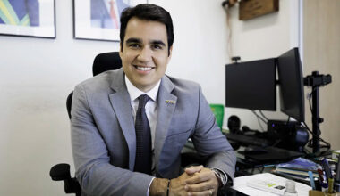 “Amanhã vence os boletos”, diz enteado de Jaques Wagner que cobrou dinheiro de gestor do Master, diz PF