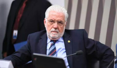 Elo de Jaques Wagner com o Master envolveria viagens em jatos de Vorcaro e apartamento em Salvador