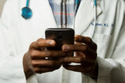 Enamed será requisito para exercício da medicina no Brasil