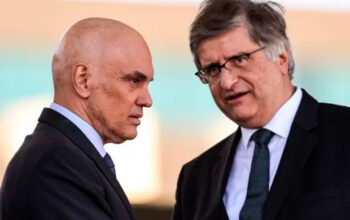 “Falta grave”: Moraes pede parecer da PGR sobre arma de Bolsonaro apreendida