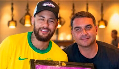 Flávio Bolsonaro larga Senado em dia útil para ver Neymar nos EUA com ingresso suspeito