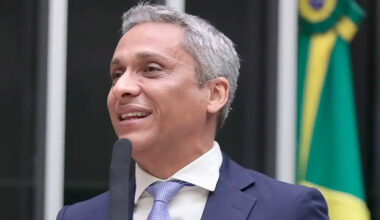 Gayer é condenado a pagar R$ 20 mil ao PT por vídeo falso sobre atentado a Bolsonaro