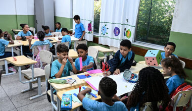 Governo fixa em R$ 5,1 mil novo piso nacional do magistério