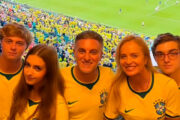 Inimigo do bolsa família, Luciano Huck curte Copa em camarote milionário nos EUA