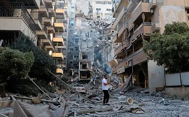 Israel desafia Trump e bombardeia Beirute; Irã ameaça bases dos EUA
