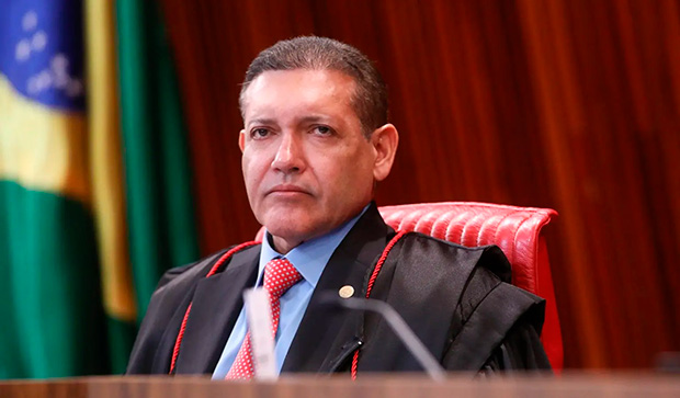 Kassio barra tentativa de impedir uso político de “Dark Horse” por Flávio Bolsonaro