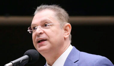 Líder do PL aciona governo Trump com ofício sobre suposta ligação entre PT e facções