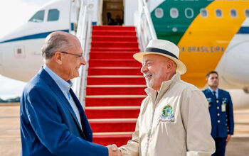 Presidente Lula chega à cúpula do G7, em Evian, na França