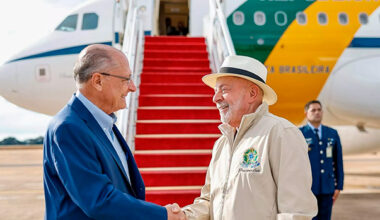 Presidente Lula chega à cúpula do G7, em Evian, na França