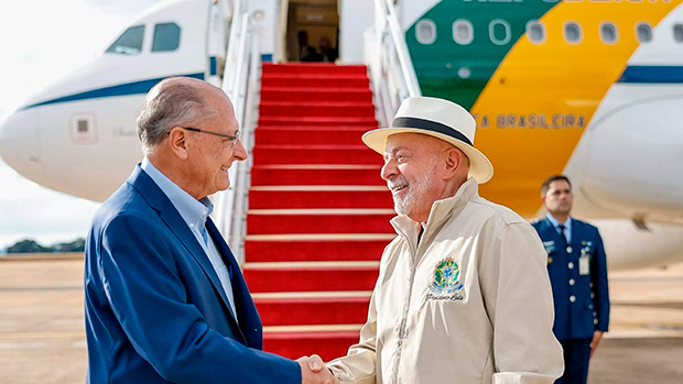 Presidente Lula chega à cúpula do G7, em Evian, na França