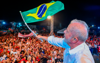 Lula abre 10 pontos para Flávio Bolsonaro em 1° turno e vence todos no 2°, diz Quaest