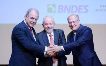 Lula anuncia R$ 140 bilhões para a indústria nacional