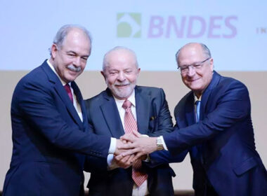 Lula anuncia R$ 140 bilhões para a indústria nacional