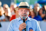 Lula critica “vagabundos profissionais em tentar vender a Petrobras”