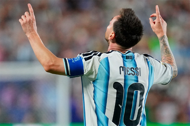 Messi marca três gols contra Argélia e vira o maior artilheiro das Copas