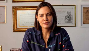 Michelle compartilha vídeo sobre "noite das astronautas" e amplia tensão com Flávio Bolsonaro