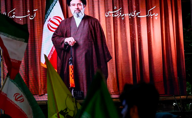 Mojtaba Khamenei, líder supremo do Irã aprova acordo inicial de paz com os EUA