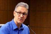 “Nunca fui próximo de Flávio Bolsonaro”, diz Zema ao atacá-lo novamente