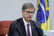 PGR se manifesta contra revisão da condenação de Bolsonaro