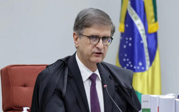 PGR se manifesta contra revisão da condenação de Bolsonaro