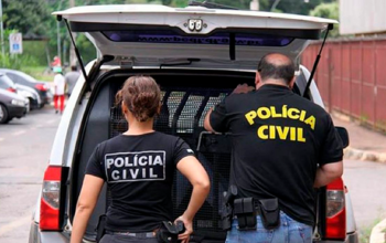 Polícia abre inquérito sobre arma apreendida atribuída a Bolsonaro