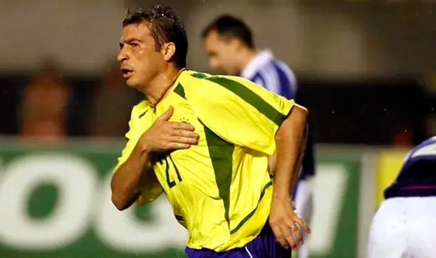 Prefeitura de SP bancou telões para bar de atacante do penta transmitir jogos do Brasil na Copa