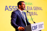 Presidente da CBF veta uniforme vermelho para goleiros da Seleção na Copa do Mundo