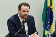Durigan critica PEC que dá autonomia ao BC por criar “novo Poder"