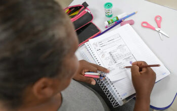 Brasil tem 8,4 milhões de analfabetos, menor número desde 2016, diz IBGE