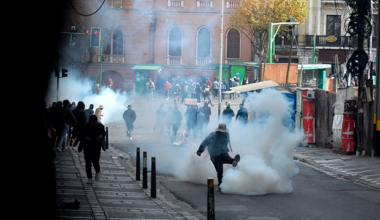 Em meio à crise e protestos, Bolívia aprova lei de estados de exceção