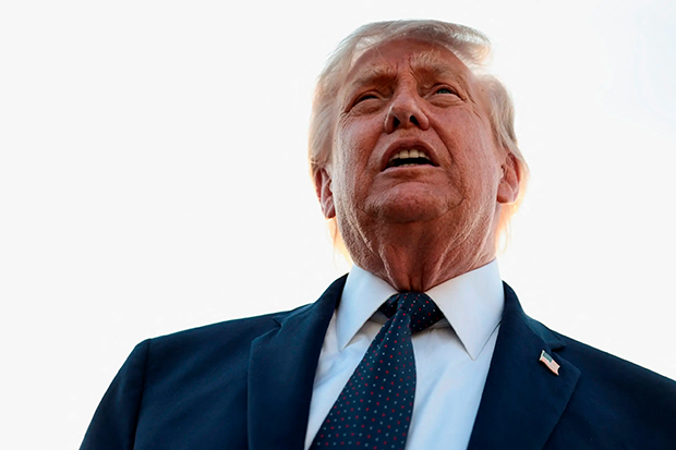Trump nega pagamento de US$ 300 bi ao Irã após acordo de paz